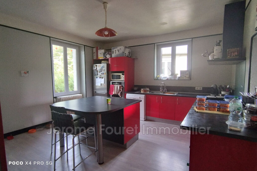 vente maison de village – NR pièces – 3 chambres – 237.50 m²