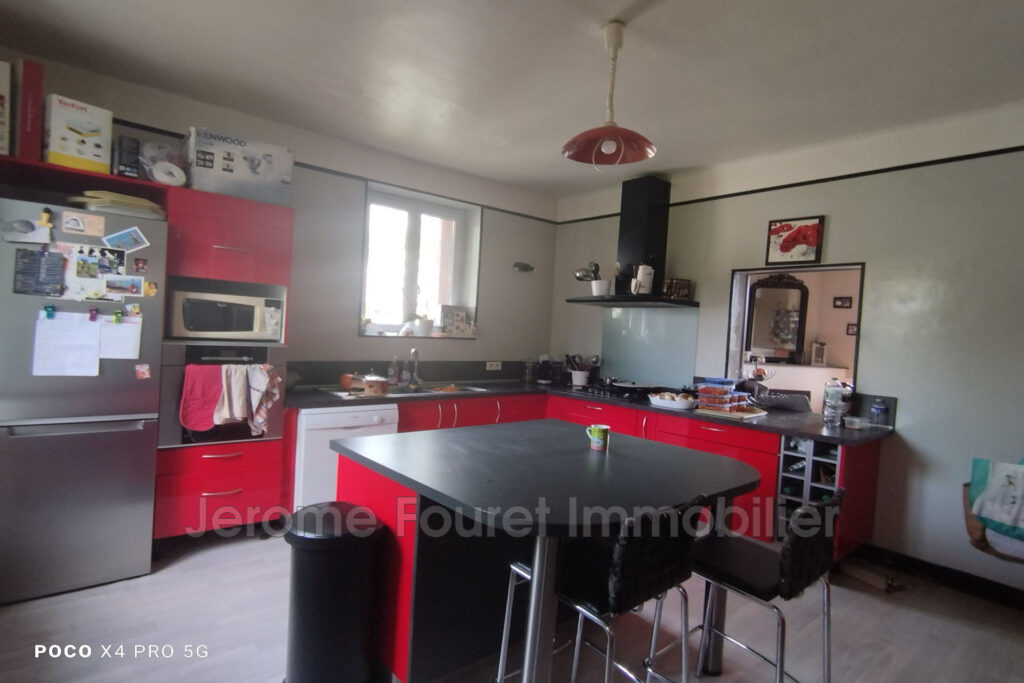 vente maison de village – NR pièces – 3 chambres – 237.50 m²