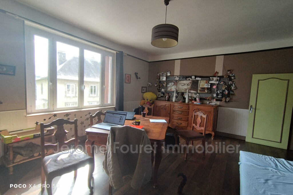 vente maison de village – NR pièces – 3 chambres – 237.50 m²