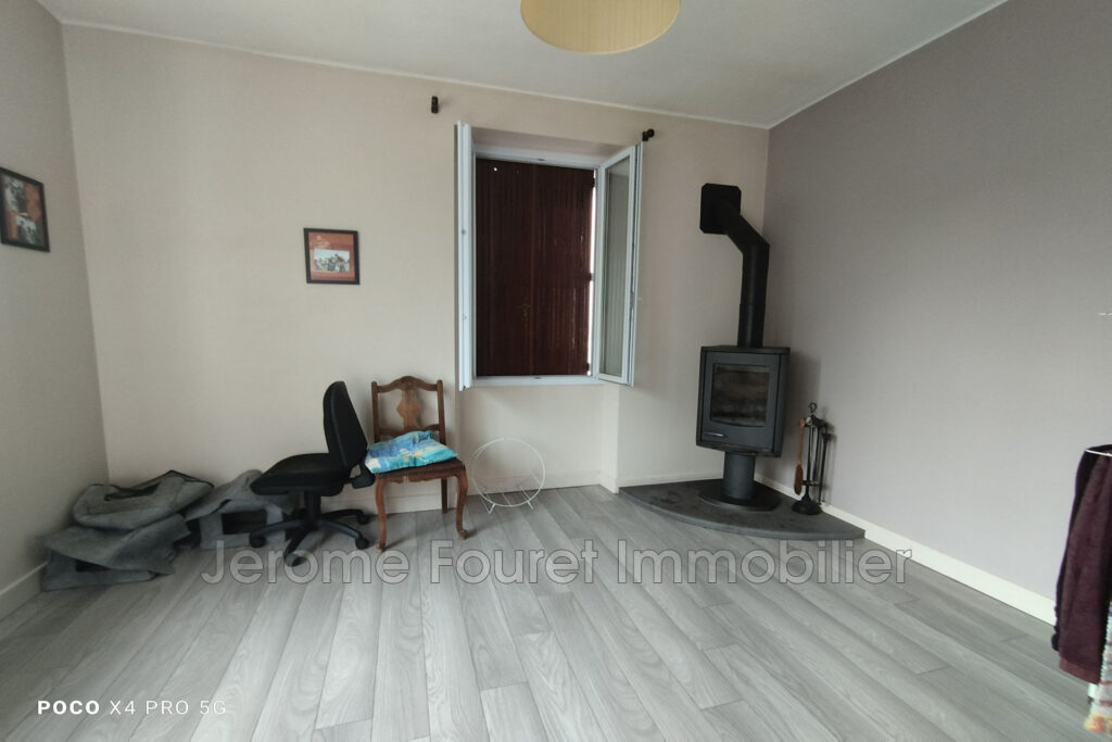 vente maison de village – NR pièces – 3 chambres – 237.50 m²