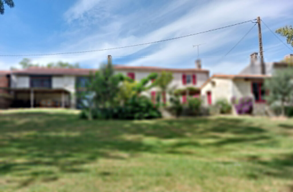 AU COEUR DU MARAIS POITEVIN LONGERE AVEC CHAMBRES D’HÖTES EN – 8 pièces – 5 chambres – 6  – 249 m²