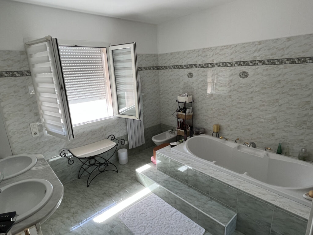 Très belle villa T6 avec piscine – 6 pièces – 4 chambres – 6  – 190 m²