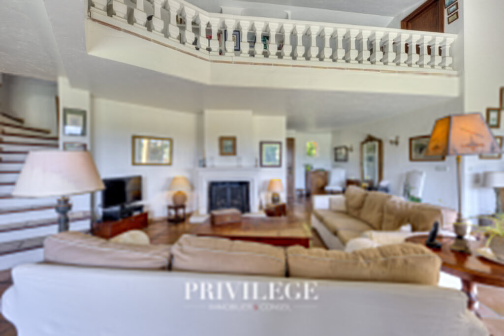 Villa 7 pièces Antibes avec piscine au calme – 7 pièces – 5 chambres – 8  – 238 m²