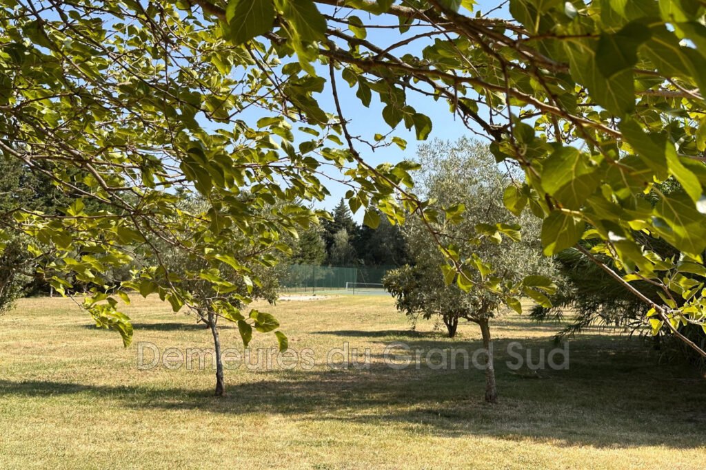 vente mas 9 Pièce(s) – 9 pièces – 6 chambres – 4  – 334.00 m²