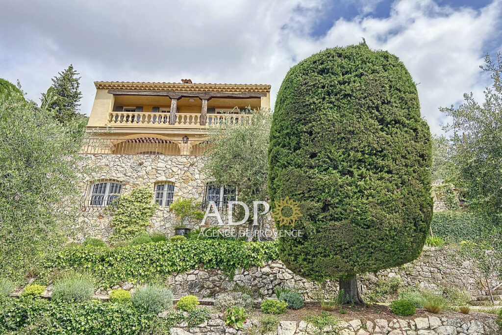 vente maison 6 Pièce(s) – 6 pièces – 4 chambres – 4  – 210.00 m²