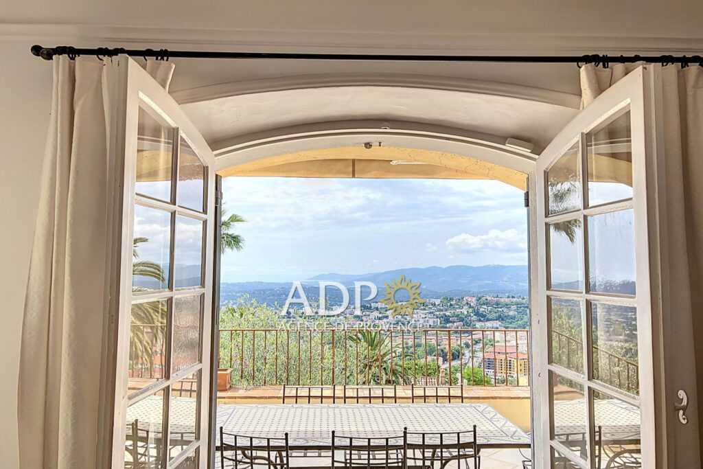 vente maison 6 Pièce(s) – 6 pièces – 4 chambres – 4  – 210.00 m²