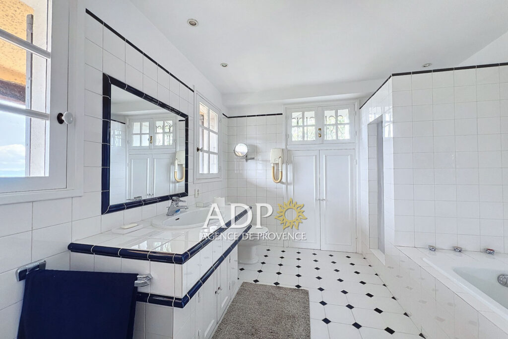 vente maison 6 Pièce(s) – 6 pièces – 4 chambres – 4  – 210.00 m²