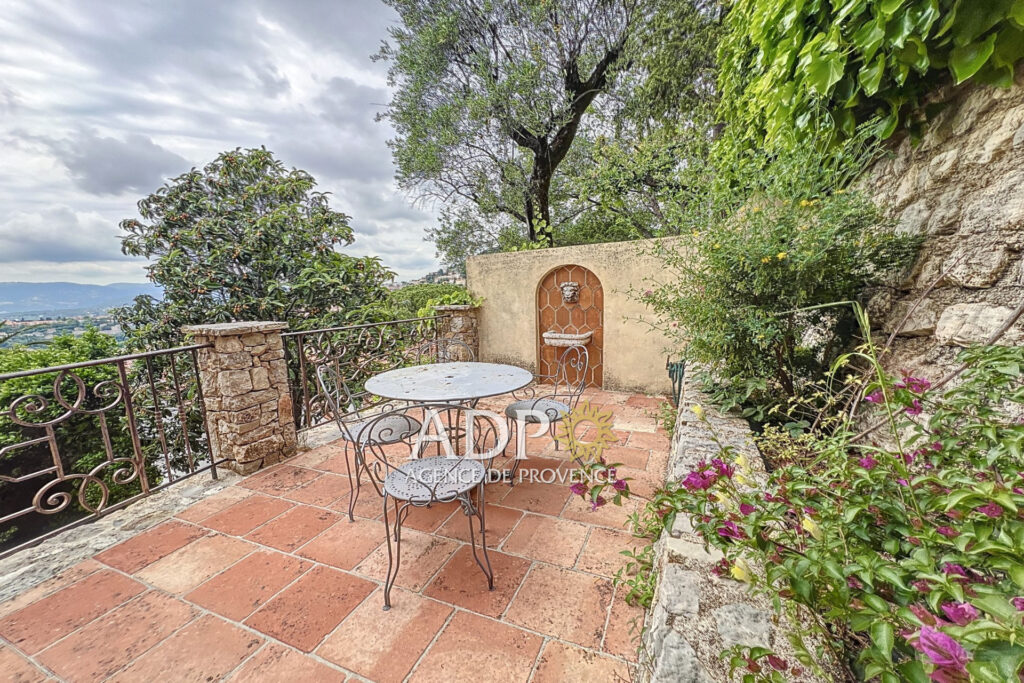 vente maison 6 Pièce(s) – 6 pièces – 4 chambres – 4  – 210.00 m²