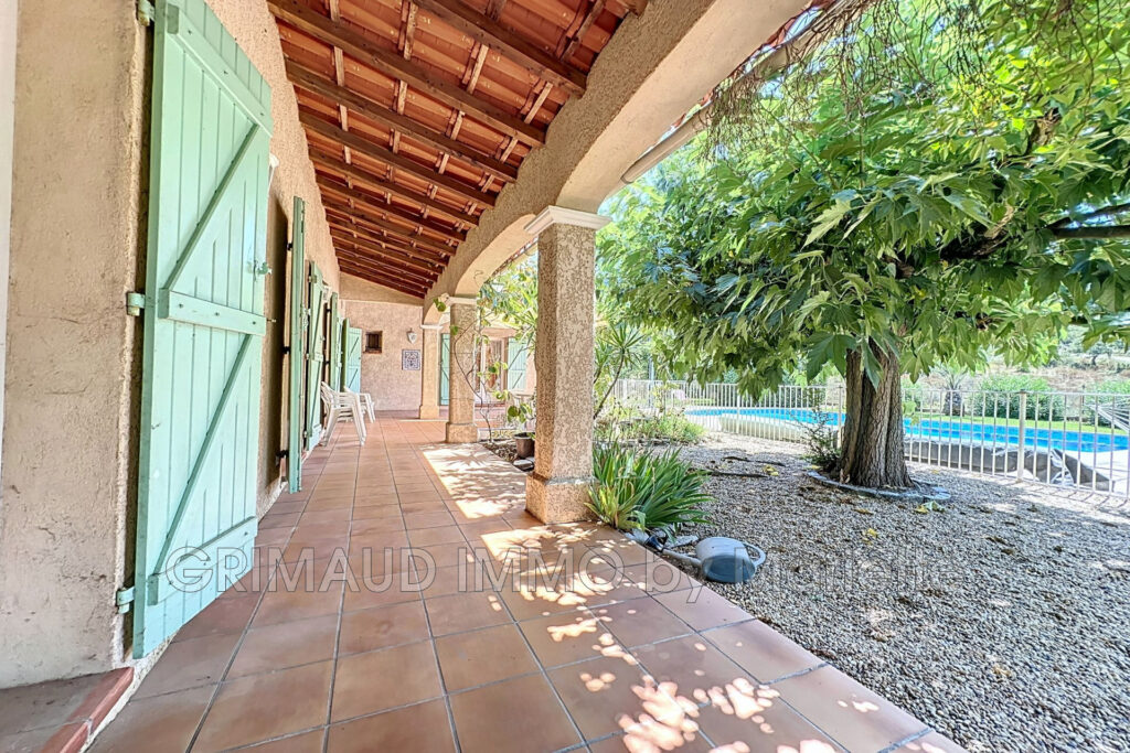 belle maison de plain pied, au calme avec piscine et 4 chambre – 5 pièces – 4 chambres – 4  – 155.00 m²