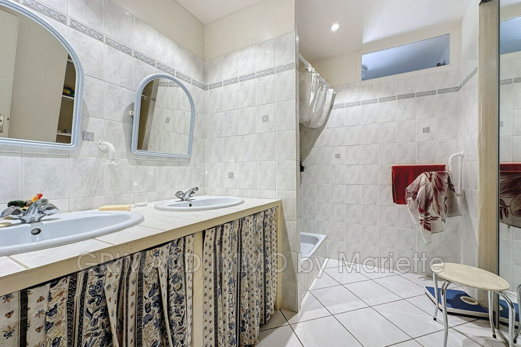 belle maison de plain pied, au calme avec piscine et 4 chambre – 5 pièces – 4 chambres – 4  – 155.00 m²