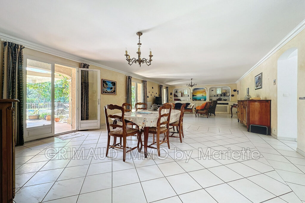 belle maison de plain pied, au calme avec piscine et 4 chambre – 5 pièces – 4 chambres – 4  – 155.00 m²