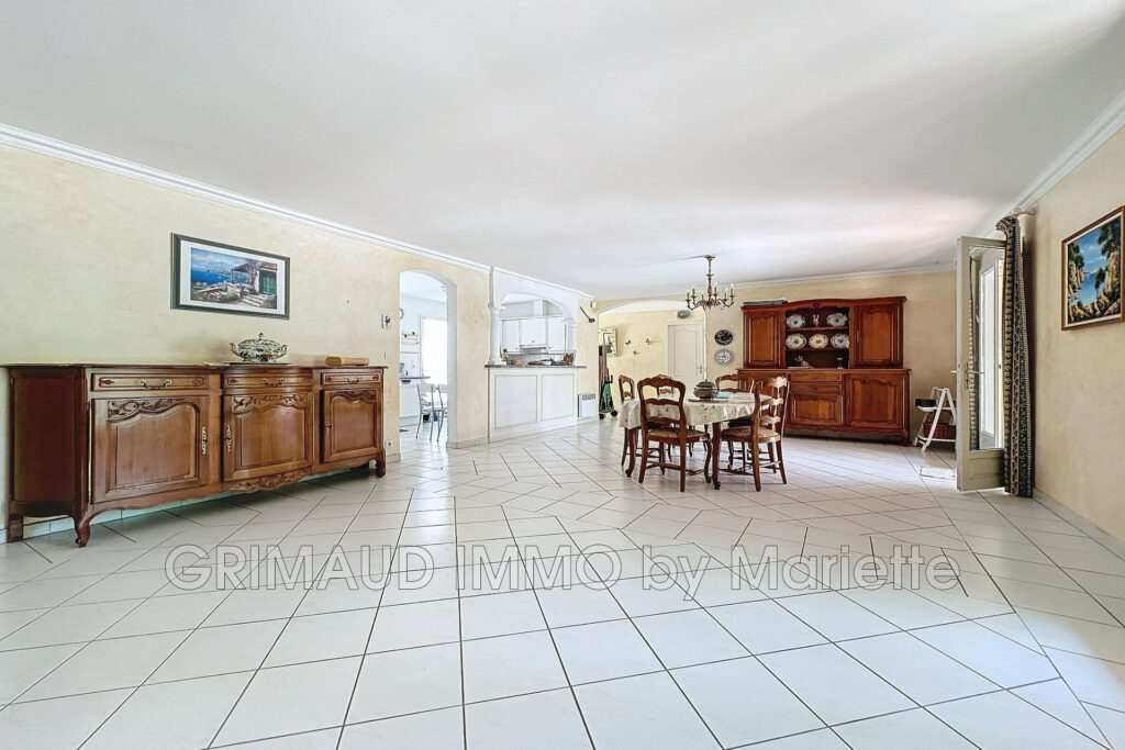 belle maison de plain pied, au calme avec piscine et 4 chambre – 5 pièces – 4 chambres – 4  – 155.00 m²