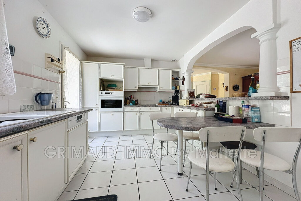 belle maison de plain pied, au calme avec piscine et 4 chambre – 5 pièces – 4 chambres – 4  – 155.00 m²