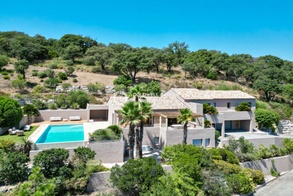 Superbe villa 330m2 5 chambres + studio – Vue panoramique mer  – 7 pièces – 6 chambres – 4  – 330.00 m²