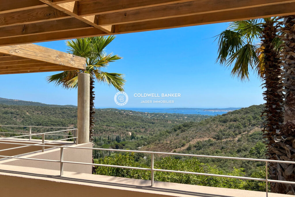 Superbe villa 330m2 5 chambres + studio – Vue panoramique mer  – 7 pièces – 6 chambres – 4  – 330.00 m²