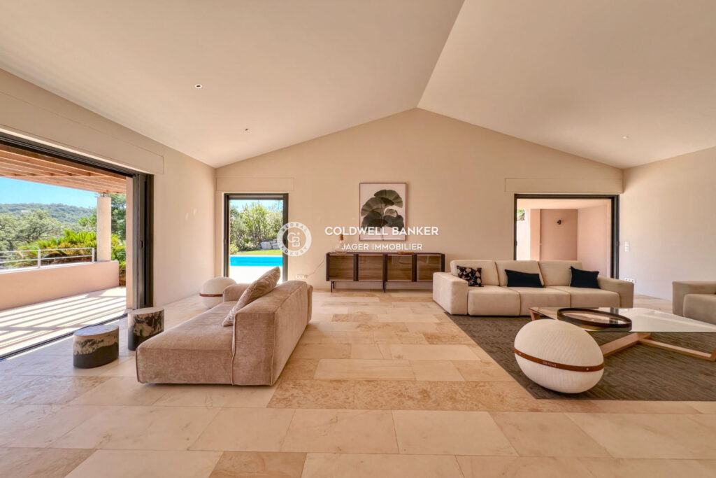 Superbe villa 330m2 5 chambres + studio – Vue panoramique mer  – 7 pièces – 6 chambres – 4  – 330.00 m²