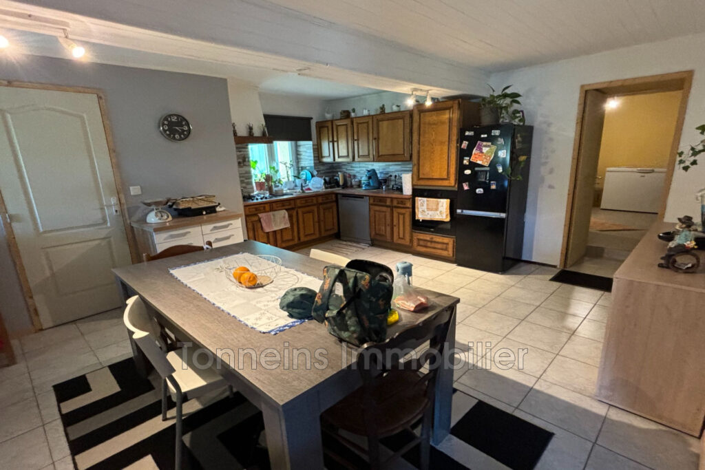 vente maison 7 Pièce(s) – 7 pièces – 4 chambres – 4  – 210.00 m²