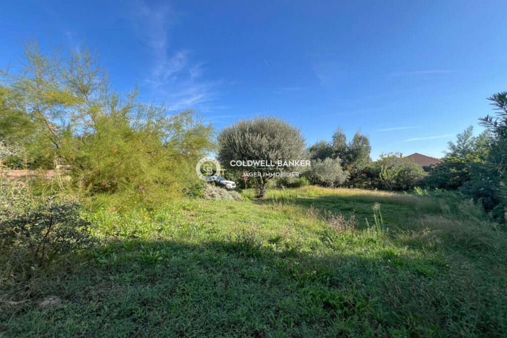 Villa 195m2 à rénover sur terrain 2200m2 à proximité du villag – 7 pièces – 6 chambres – 4  – 190.00 m²