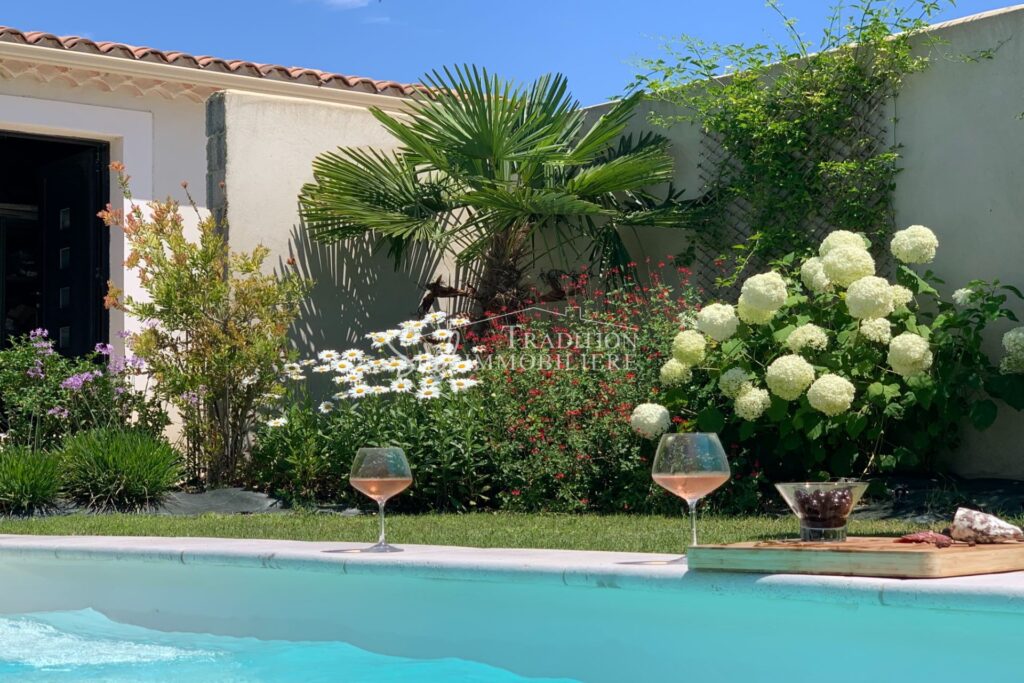 FONTVIEILLE – PROCHE CENTRE – NR pièces – 4 chambres – NR  – 200.00 m²