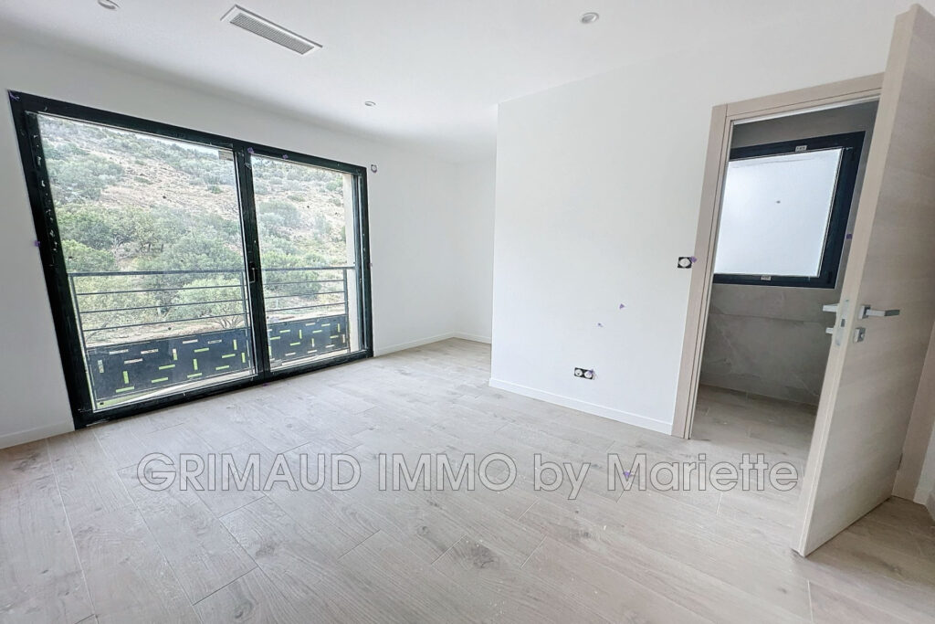 villa neuve livraison fin 2024, au calme avec 6ha de terrain.  – 5 pièces – 4 chambres – 4  – 240.00 m²