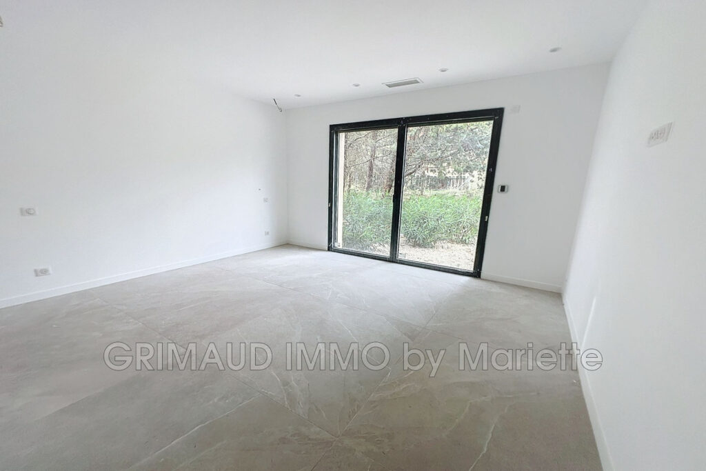 villa neuve livraison fin 2024, au calme avec 6ha de terrain.  – 5 pièces – 4 chambres – 4  – 240.00 m²