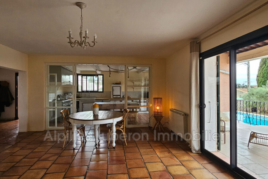 Maison à vendre à Aureille