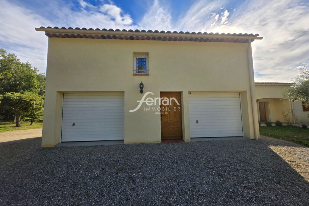 A vendre Idéale chambres d’hôtes villa à Régusse avec piscine  – 6 pièces – 4 chambres – 4  – 190.00 m²