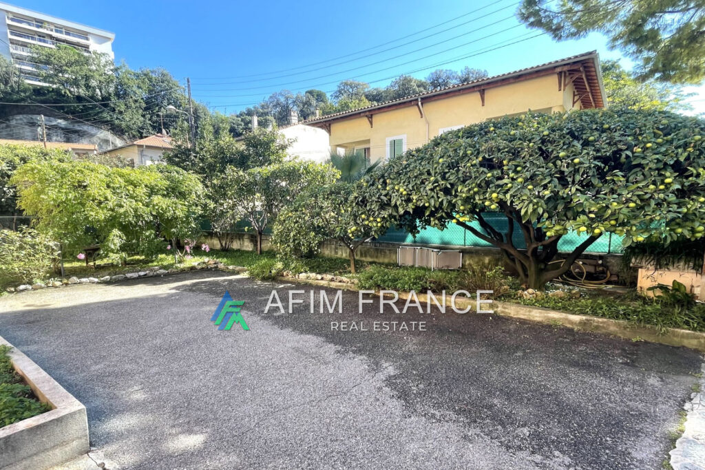 vente maison 7 Pièce(s) – 7 pièces – 6 chambres – 4  – 212.00 m²