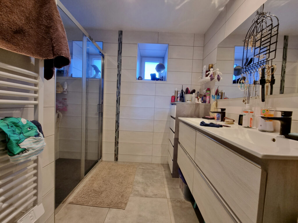 corps de ferme avec fort potentiel – 8 pièces – 6 chambres – 6  – 180 m²