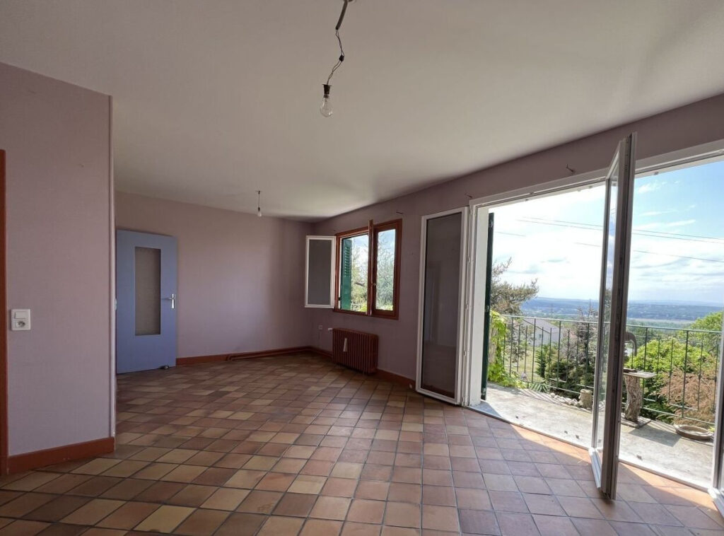 Belle maison sur les hauteurs de Creuzier-le-Vieux avec vue  – 4 pièces – 2 chambres – 6  – 100 m²