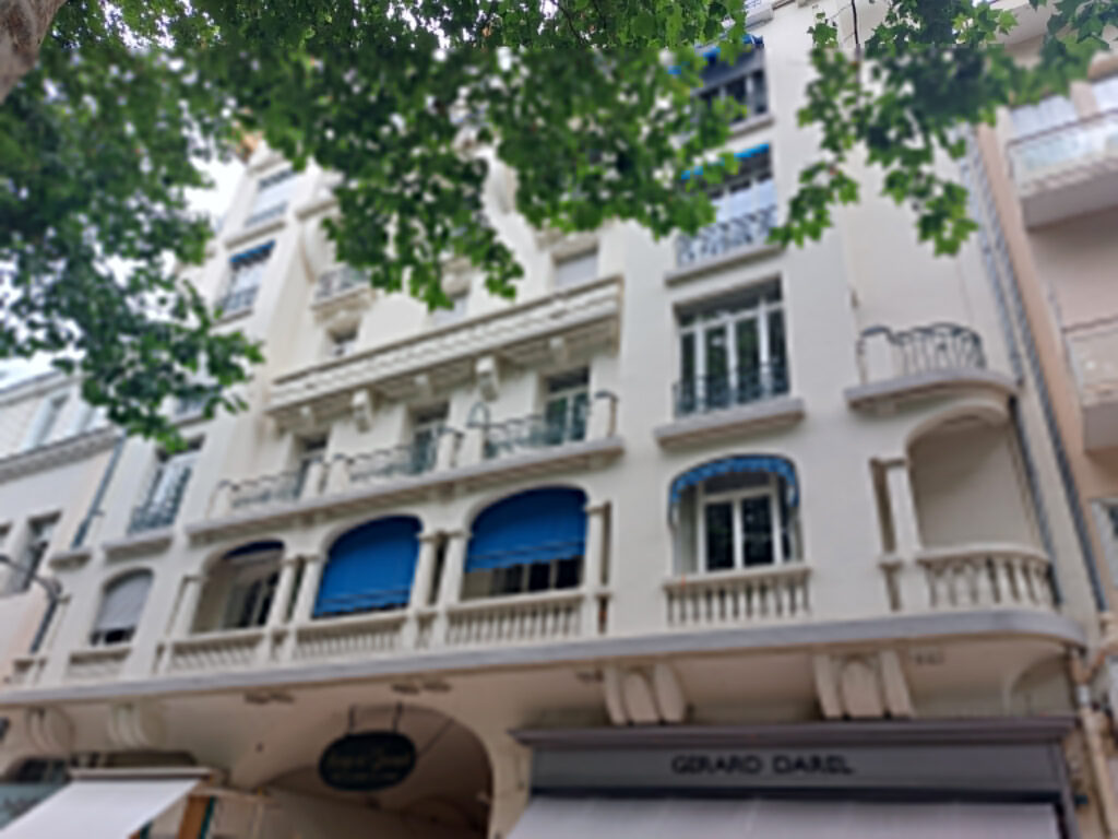 Appartement exceptionnel en vente avec réserve du droit d’us – 4 pièces – 2 chambres – 6  – 150 m²