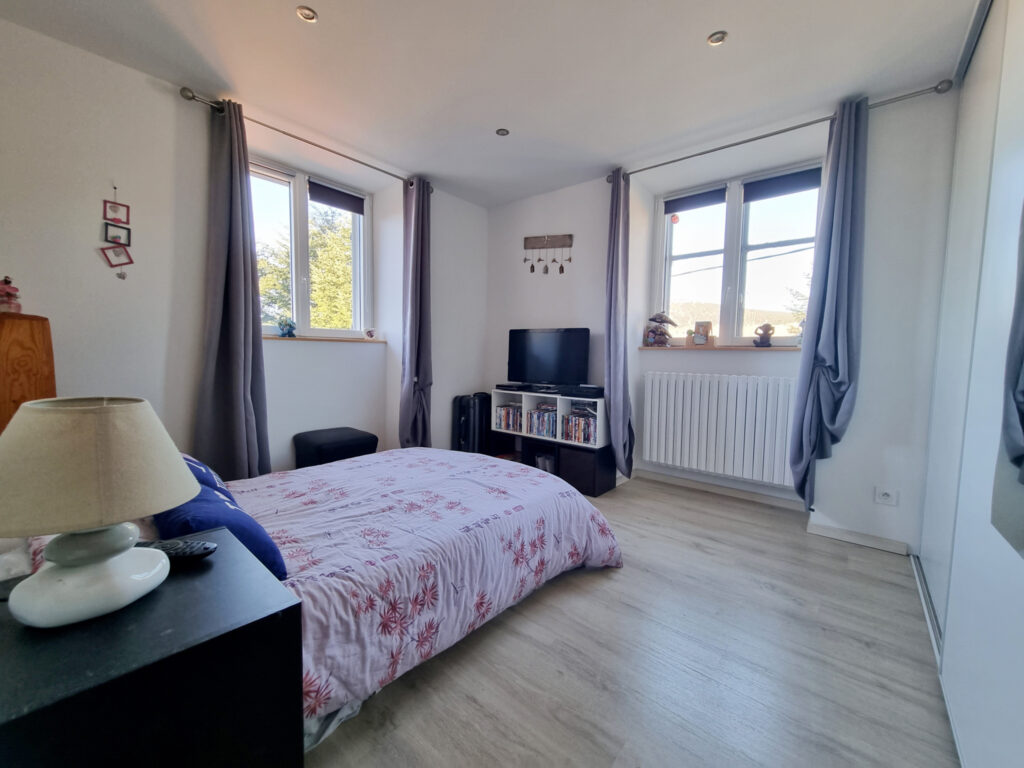 corps de ferme avec fort potentiel – 8 pièces – 6 chambres – 6  – 180 m²