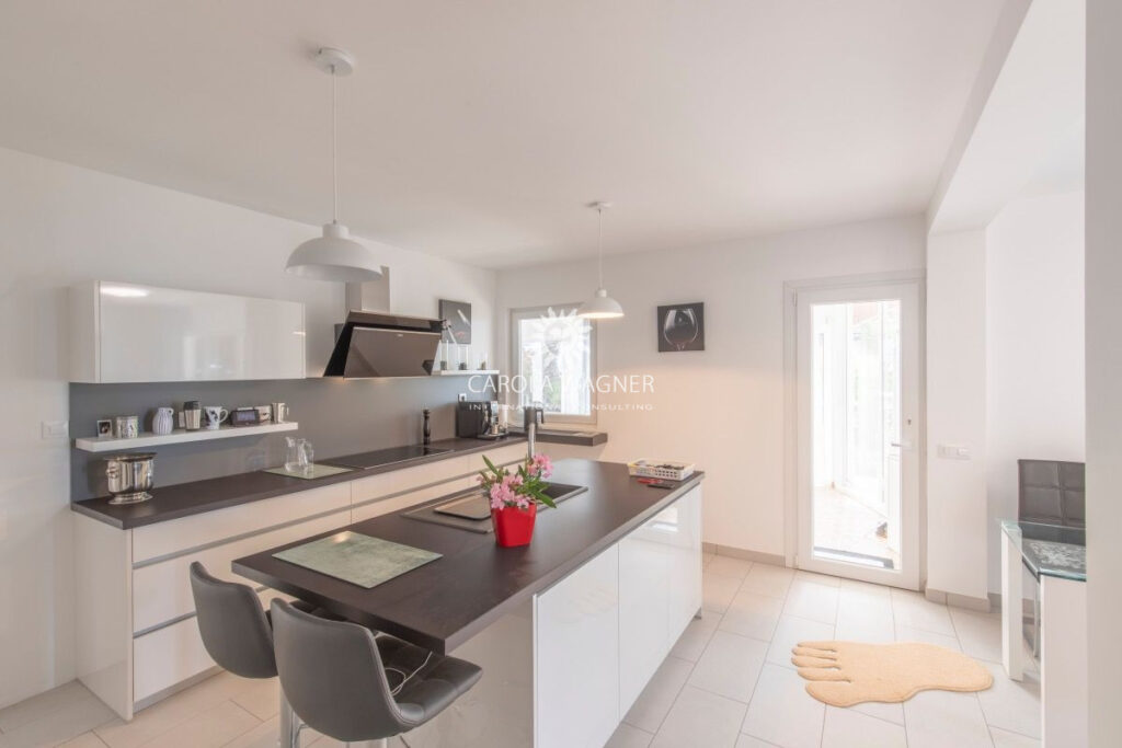 vente villa 5 Pièce(s) – 5 pièces – 3 chambres – 200.00 m²