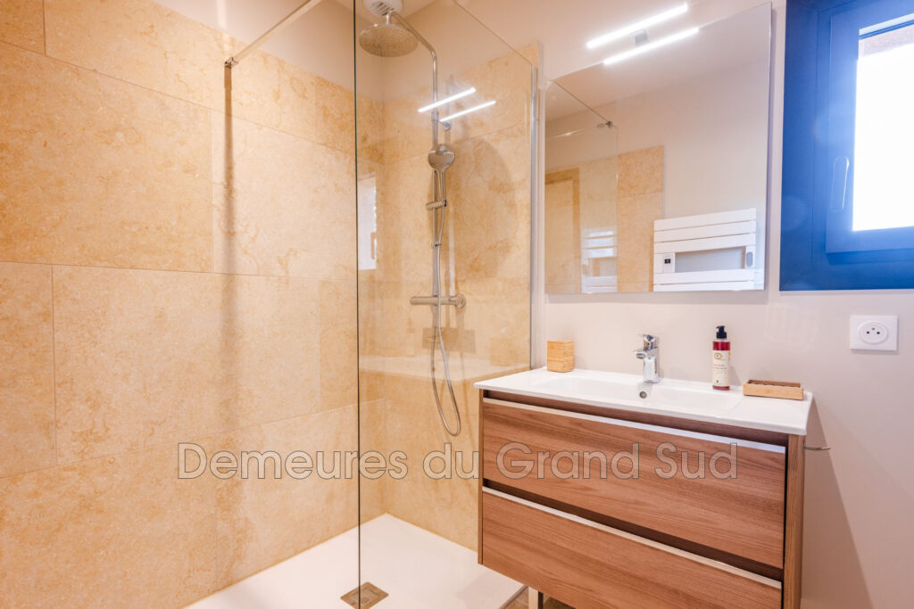 vente mas 8 Pièce(s) – 8 pièces – 6 chambres – 250.00 m²