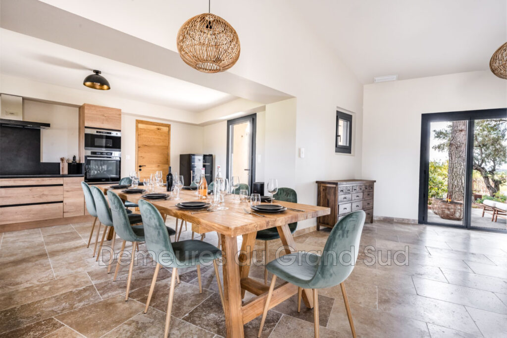 vente mas 8 Pièce(s) – 8 pièces – 6 chambres – 250.00 m²