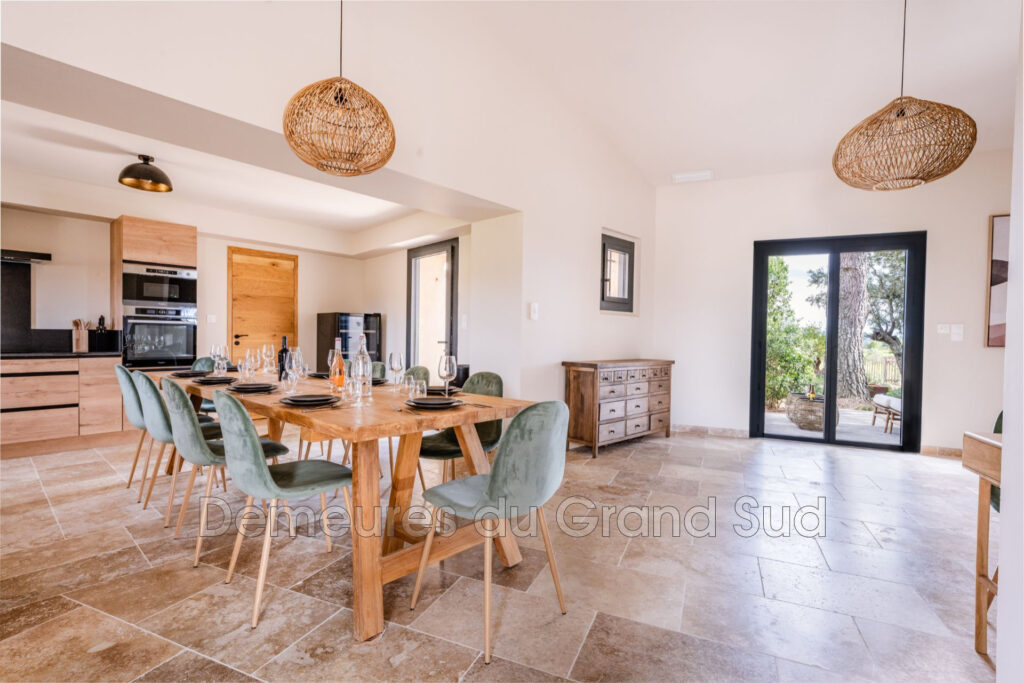 vente mas 8 Pièce(s) – 8 pièces – 6 chambres – 250.00 m²