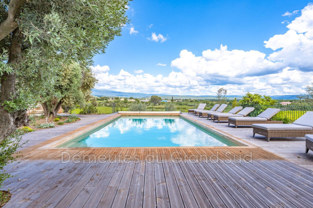 vente mas 8 Pièce(s) – 8 pièces – 6 chambres – 250.00 m²