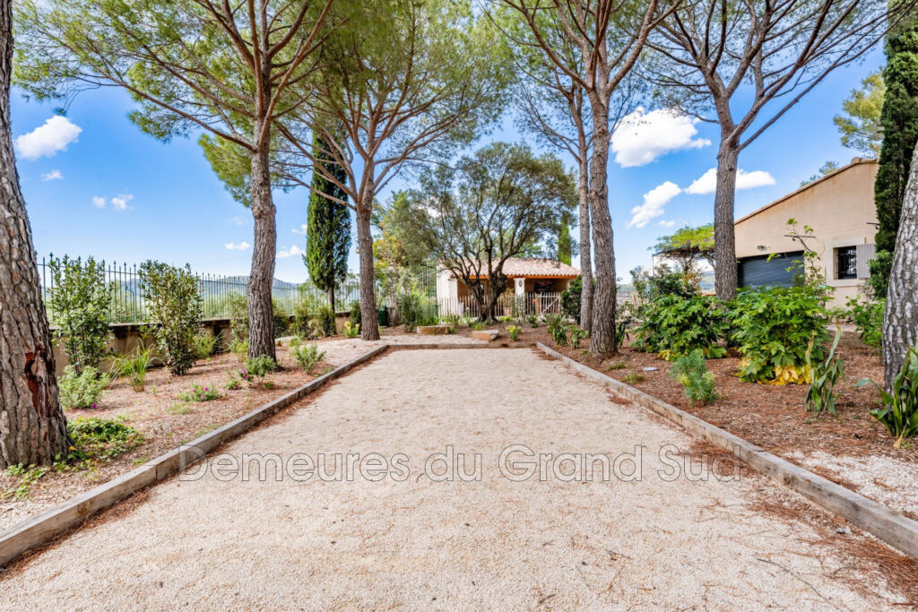 vente mas 8 Pièce(s) – 8 pièces – 6 chambres – 250.00 m²