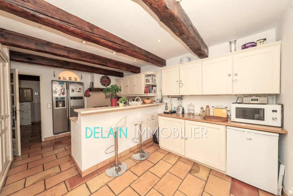 vente villa provençale 10 Pièce(s) – 10 pièces – 5 chambres – 288.00 m²