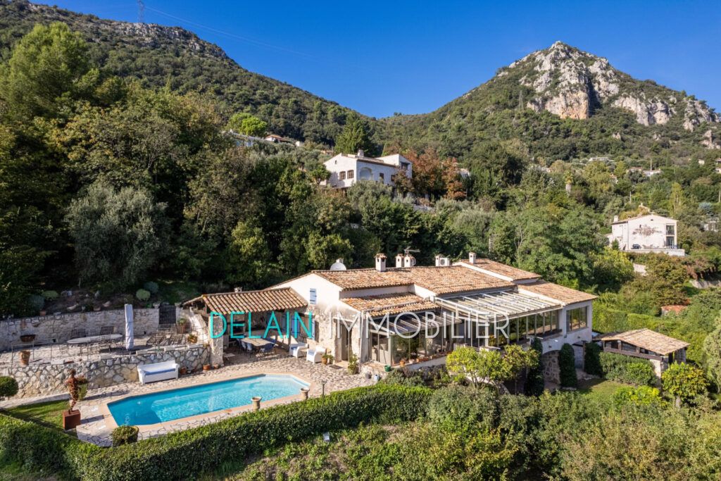 vente villa provençale 10 Pièce(s) – 10 pièces – 5 chambres – 288.00 m²