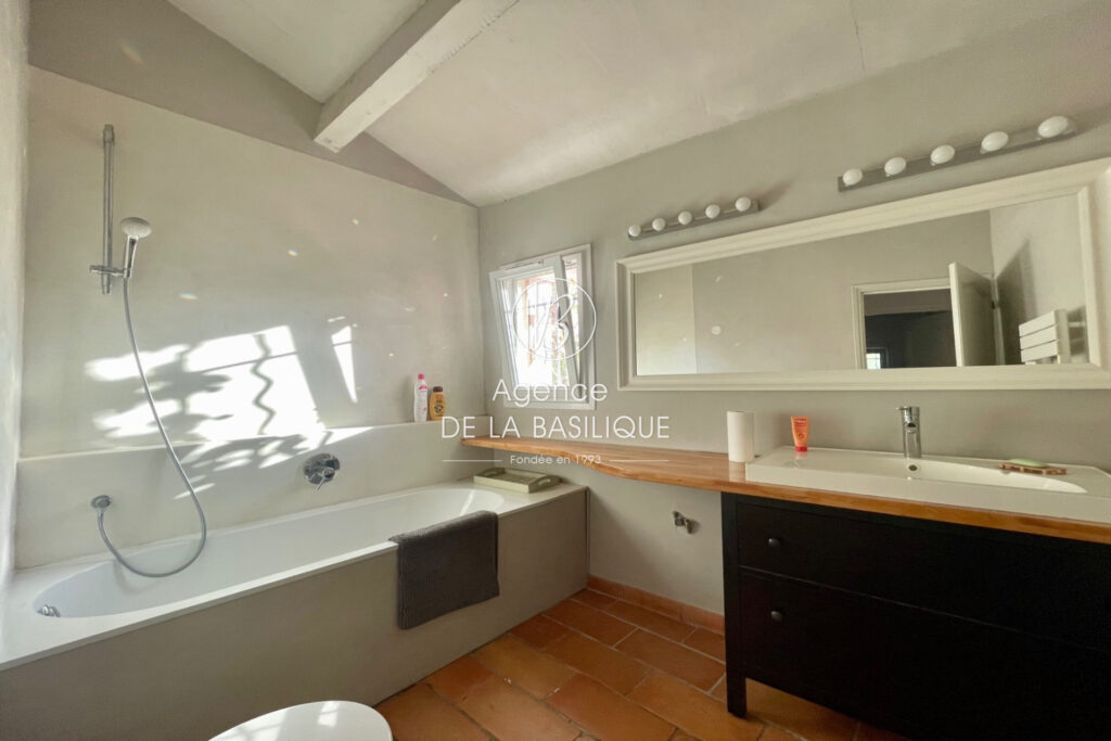 vente maison de caractère 5 Pièce(s) – 5 pièces – 3 chambres – 4  – 133.00 m²