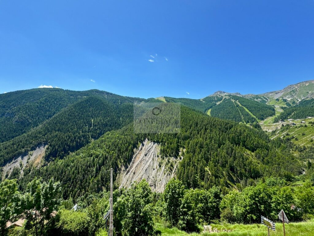 Appartement – 3 pièces – 2 chambres – 10  – 60 m²