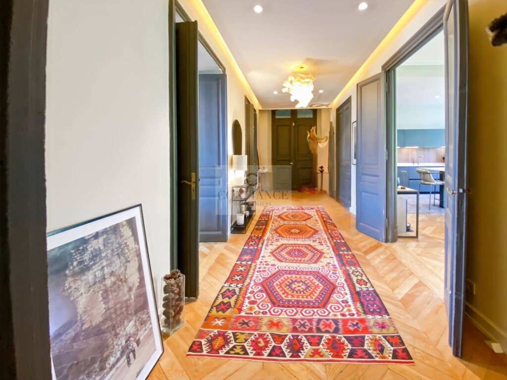 Appartement – 5 pièces – 4 chambres – 10  – 194 m²