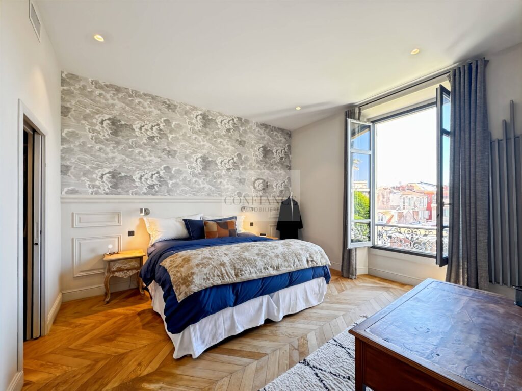 Appartement – 5 pièces – 4 chambres – 10  – 194 m²