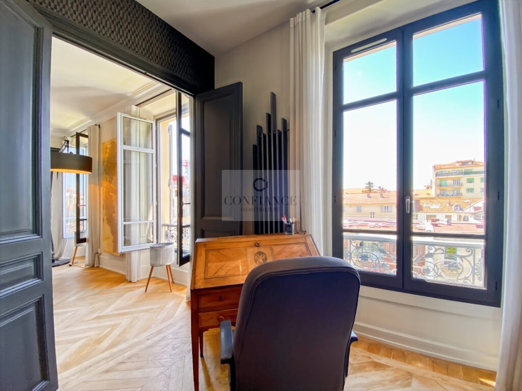 Appartement – 5 pièces – 4 chambres – 10  – 194 m²