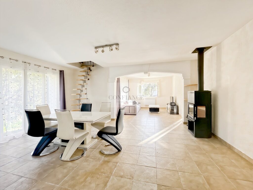 Maison individuelle – 5 pièces – 4 chambres – 140 m²