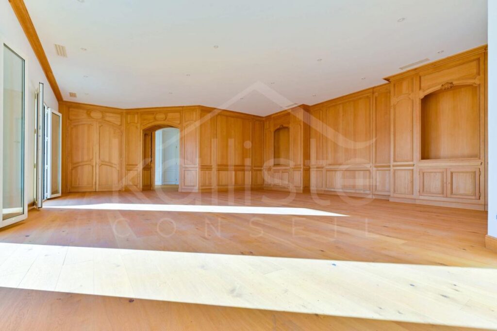 PENTHOUSE 7 PIECES D’EXCEPTION AU CŒUR D’AJACCIO – 7 pièces – 5 chambres – 322 m²