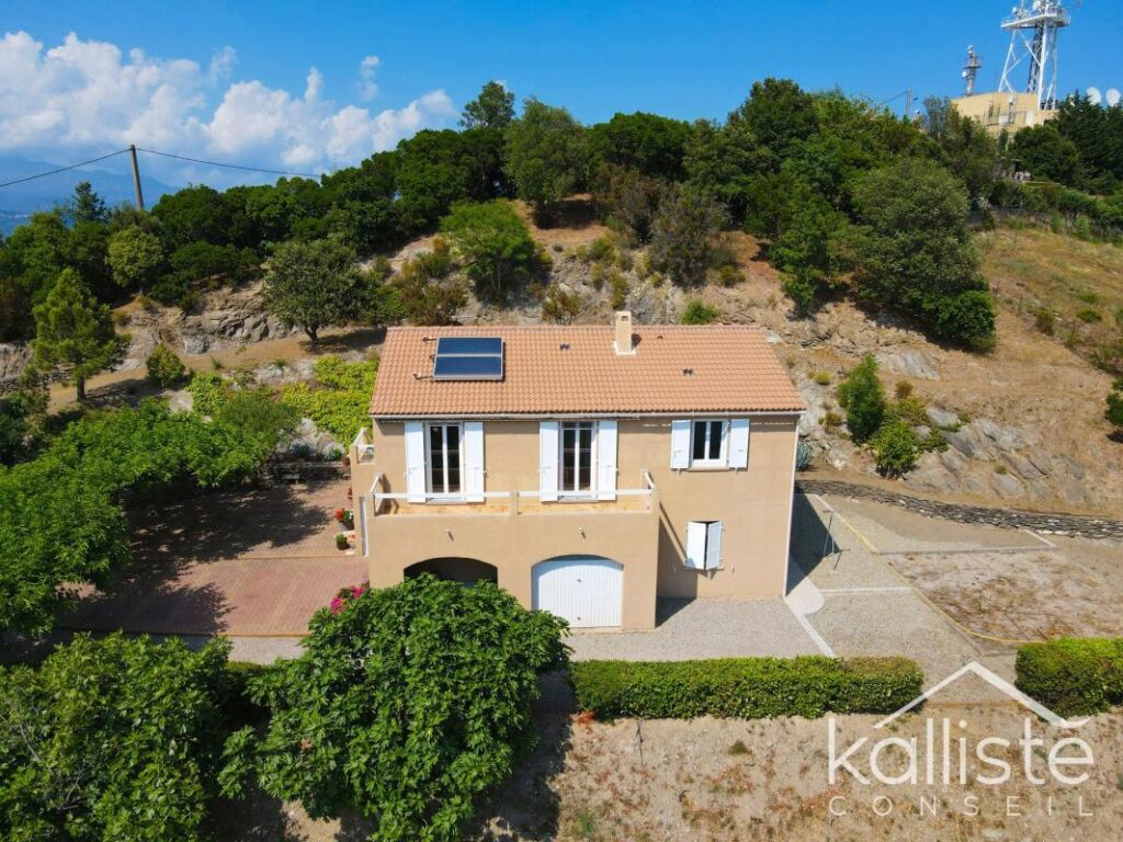 Antisanti – Maison individuelle avec grand terrain et vue dégagée – 5 pièces – 4 chambres – 87 m²