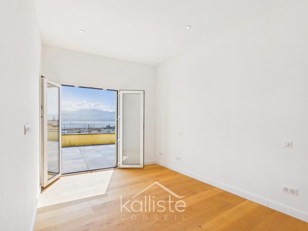 PENTHOUSE 7 PIECES D&rsquo;EXCEPTION AU CŒUR D&rsquo;AJACCIO – 7 pièces – 5 chambres – 322 m²