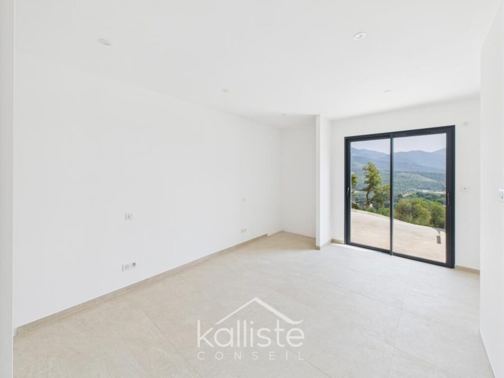 Villa 2024 de plain-pied – Tavaco (proche Ajaccio) – 4 pièces – 3 chambres – 132 m²